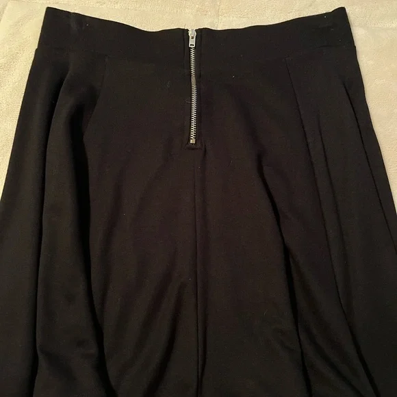 H&M Black Midi A-Line Skirt with Pleats - Picture 2 of 3